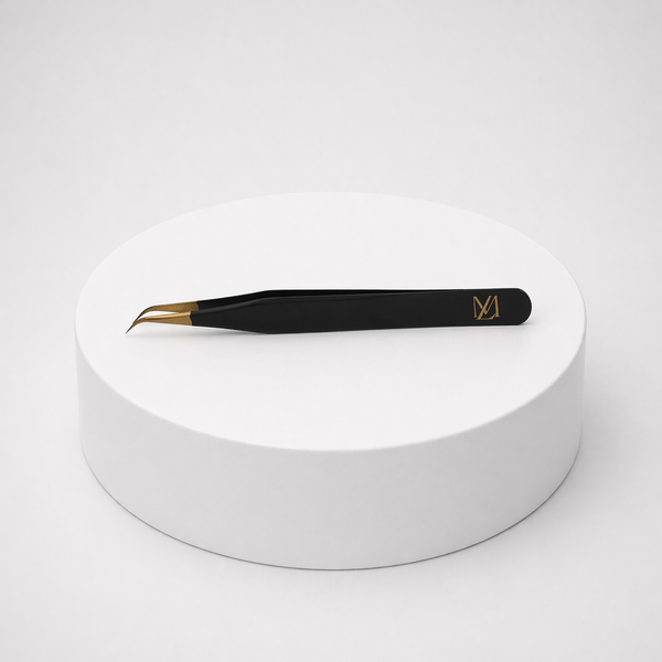 Curved Isolation — L’ATELIER COLLECTION